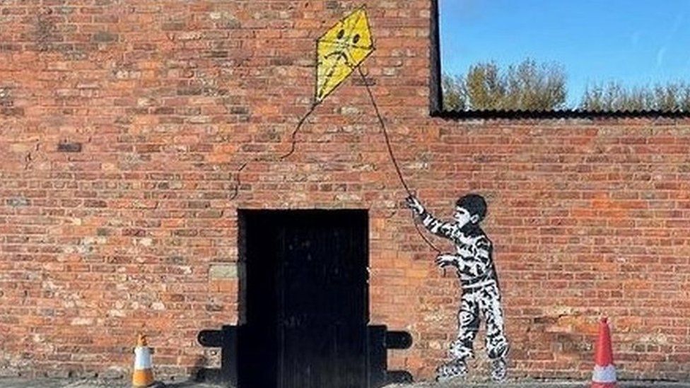 Misterul unui stencil de pe zidul unui pub din Marea Britanie a fost rezolvat: nu îi aparţine lui Banksy