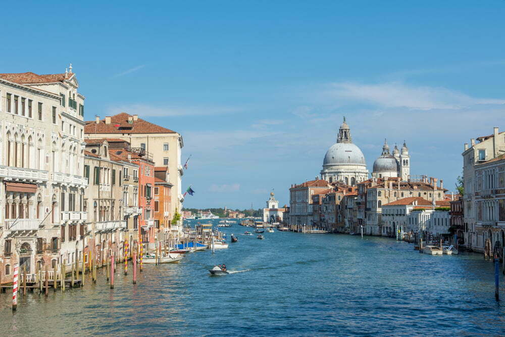 Veneţia se scufundă într-un ritm mai rapid decât cel estimat, arată o scrisoare transmisă premierului italian, înainte de summitul pe teme de mediu