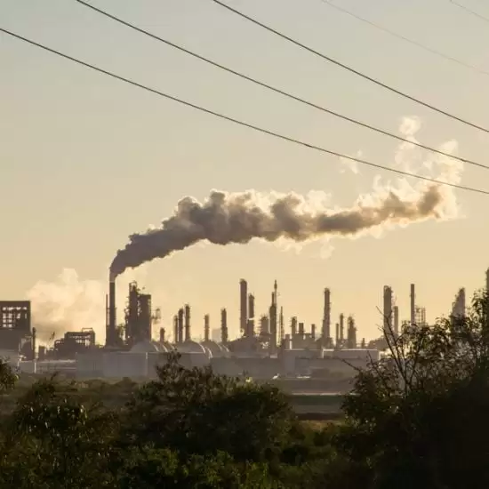 oil,refineries,polluting,carbon,and,cancer,causing,smoke,stacks,climate