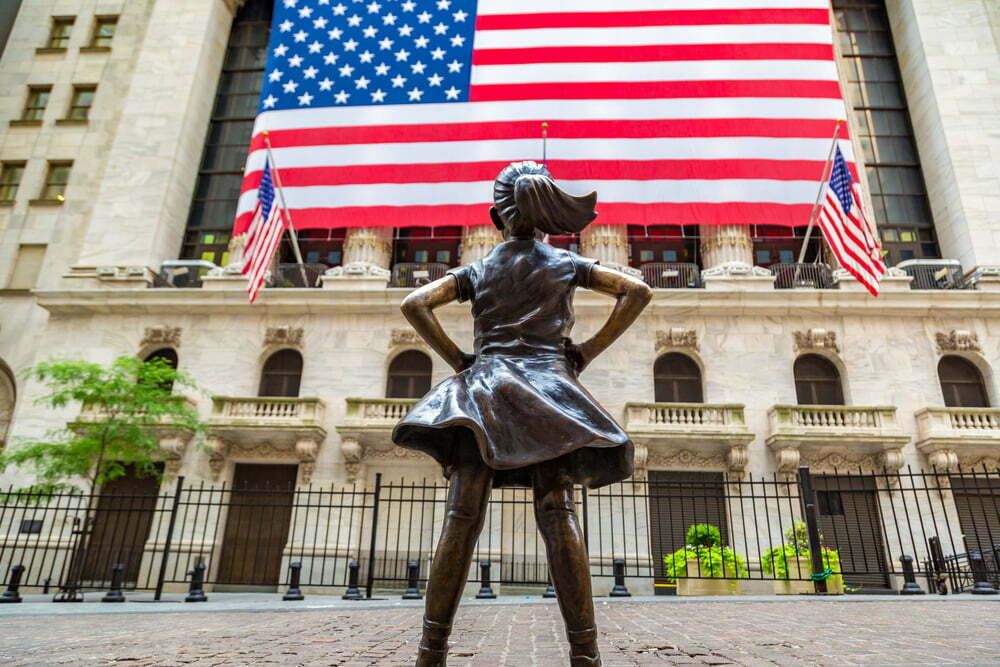 Permisul pentru amplasarea statuii “Fearless Girl” pe Wall Street a expirat; prezenţa ei în acest loc  este pusă sub semnul întrebării