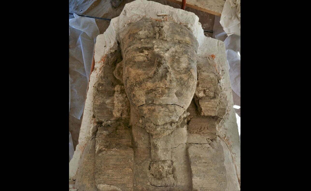 O pereche colosală de sfincși, descoperită în Egipt în timpul restaurării unui templu