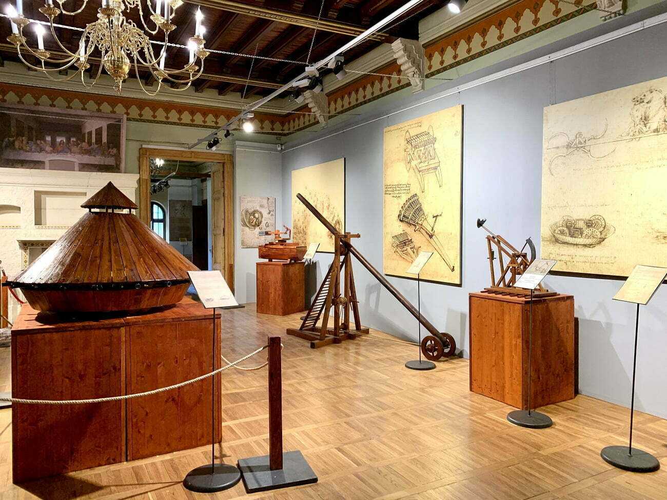 Leonardo da Vinci – omul vizionar și creațiile sale tehnice, în expoziție la Castelul Cantacuzino din Bușteni
