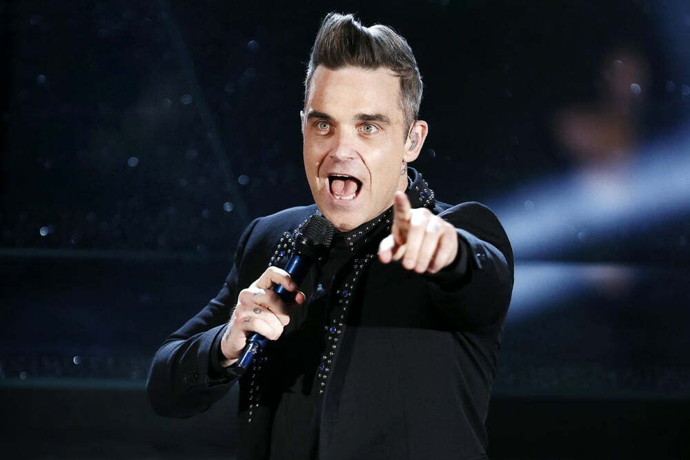 Robbie Williams îşi prezintă în premieră latura de artist plastic într-o expoziţie la Londra