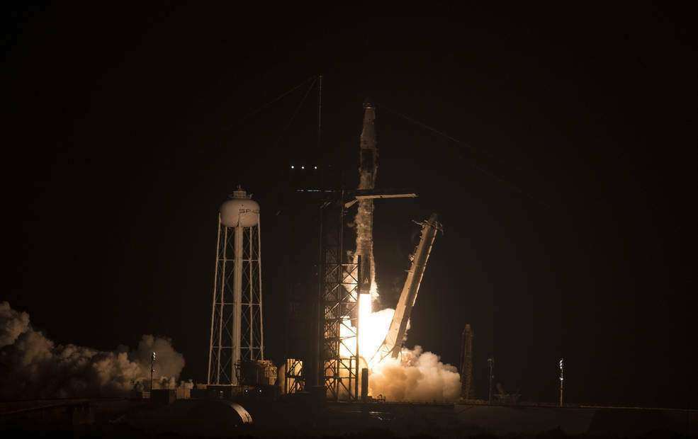 SpaceX a trimis un echipaj NASA către Staţia Spaţială Internaţională