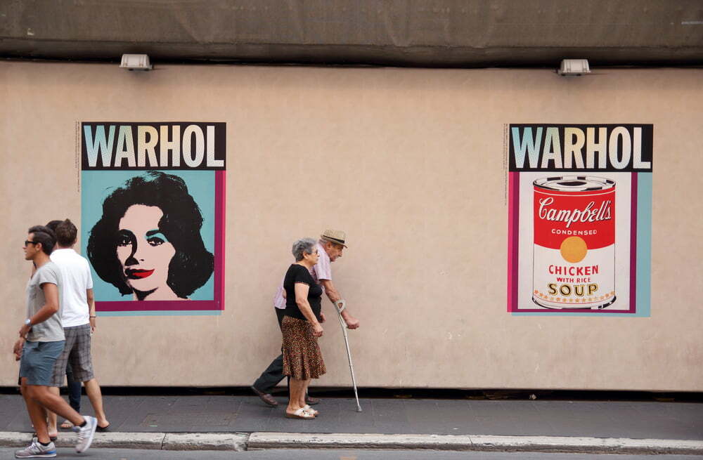 Imagini-motiv din opera lui Andy Warhol sunt imprimate pe rucsacurile retailerului Herschel Supply