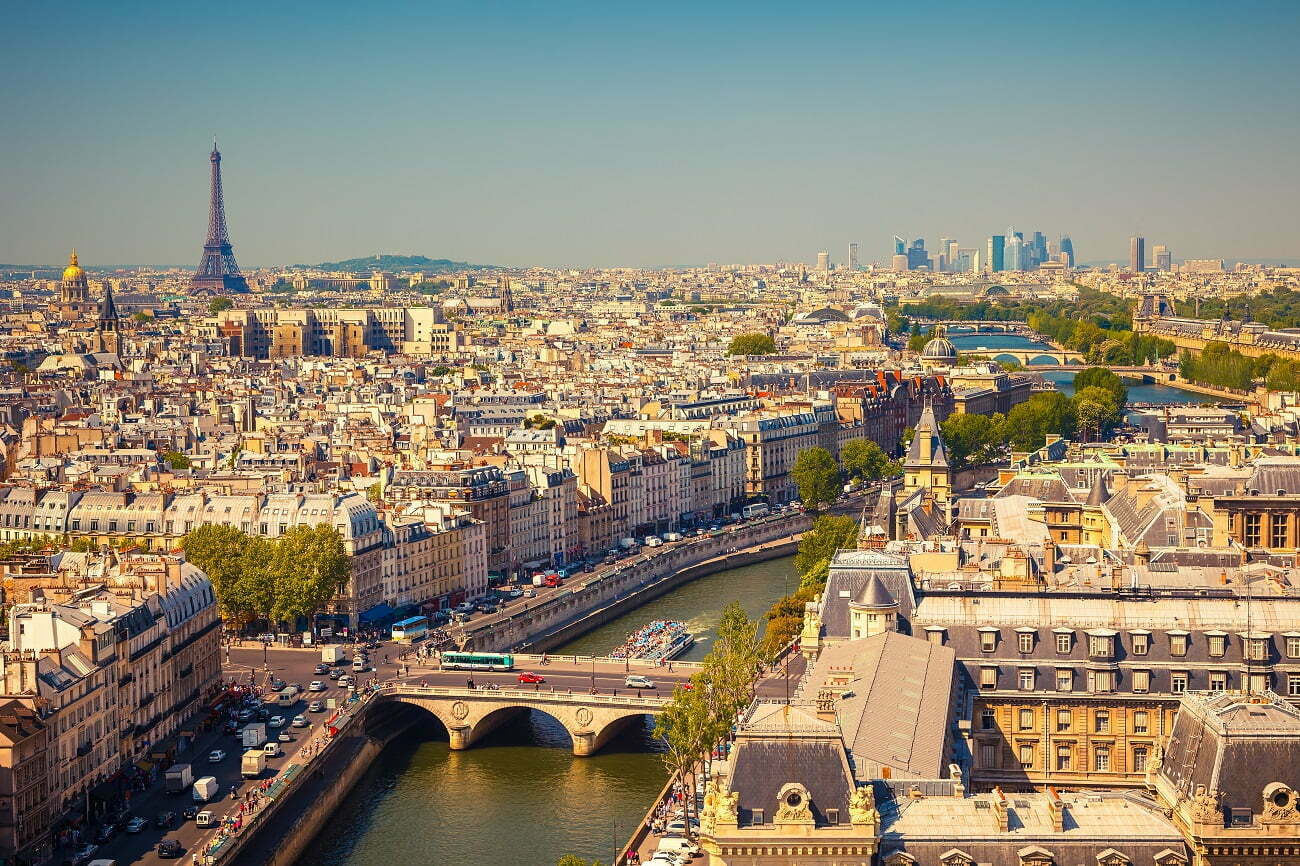 Luvru, Turnul Eiffel și Castelul Versailles, implicate în inițiativa guvernului francez de a economisi curent electric