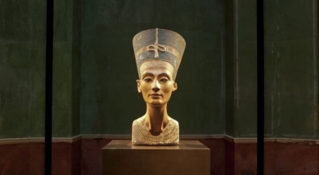 bust nefertiti neues museum
