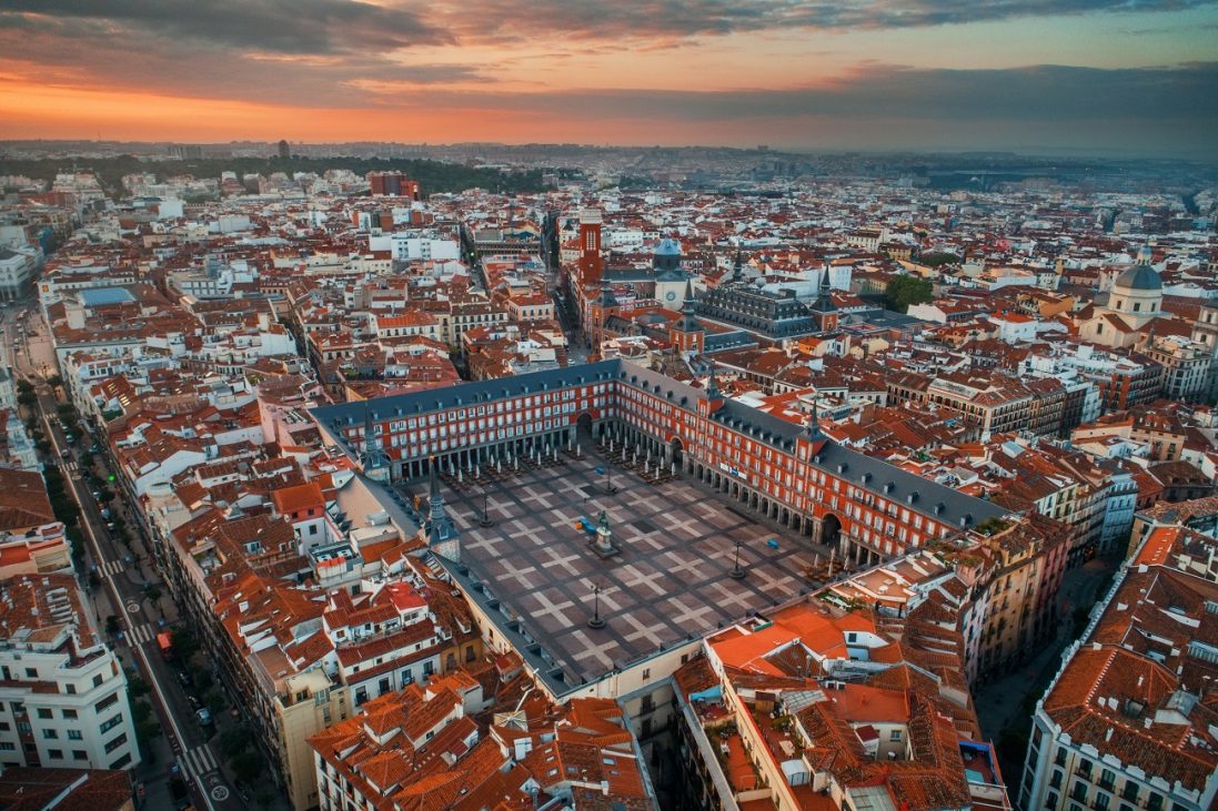 madrid,plaza,mayor,aerial,view,with,historical,buildings,in,spain.