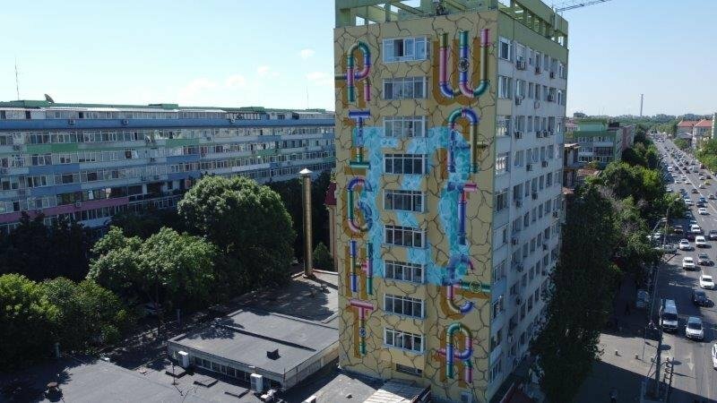 Un nou mural realizat în Bucureşti atrage atenţia asupra consumului de apă la nivel mondial