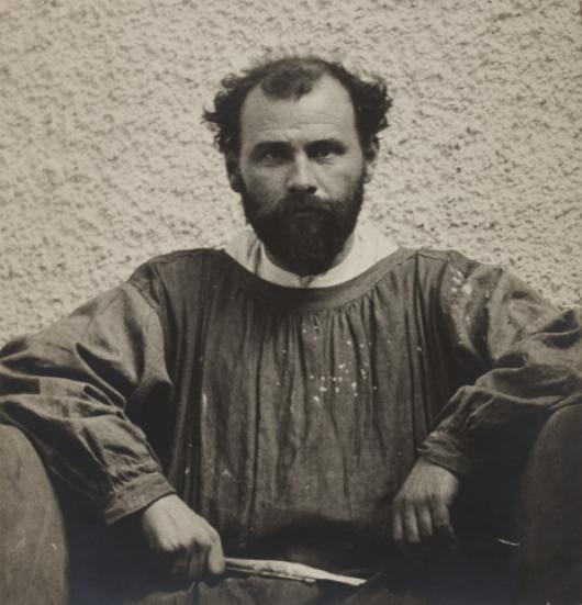 PORTRET – Gustav Klimt: Creatorul care nu s-a mulţumit să fie un pictor decorator de geniu şi a imortalizat senzualitatea feminină