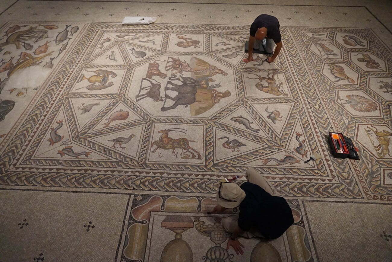 Un mozaic excepţional conservat, descoperit lângă Tel Aviv, revine în locul de origine – FOTO