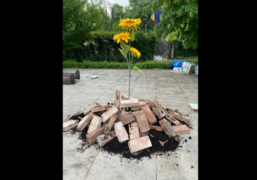 stop the war expoziție bucurești 10