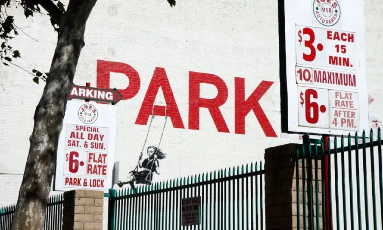 Un mural de Banksy și clădirea din Los Angeles pe care este pictat, scoase la licitație