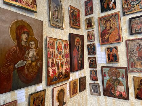 expoziția de artă sacră, inclusiv câteva rarități și o secvență din colecția istoricului mircea deac, artmark