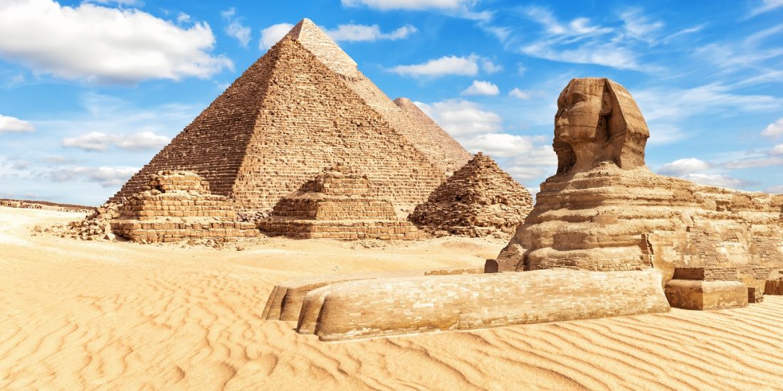 view,on,the,great,sphinx,and,the,pyramids,in,giza