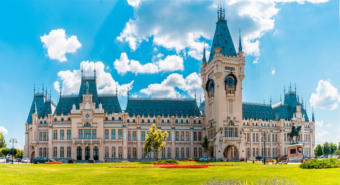 city,iasi,,romania,june,2019:,cultural,palace,in,central,square