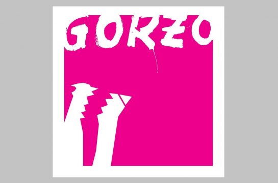 gorzo, scufita magenta
