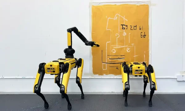 basia robot dog (stânga) self portrait in gold. foto pilat