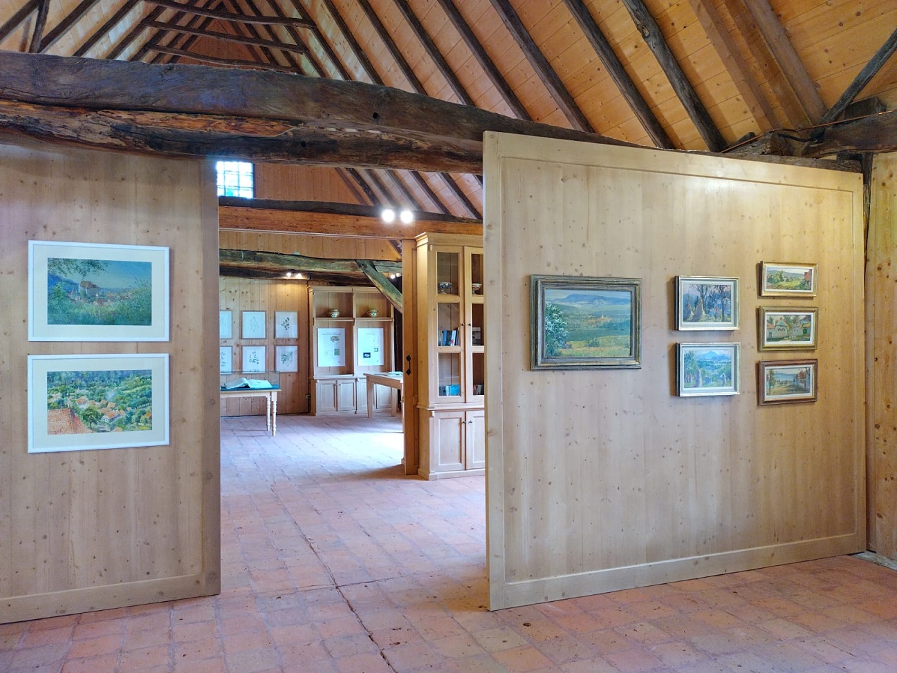 Pictorul britanic Tim Scott Bolton, artistul botanic Helen Allen și ...