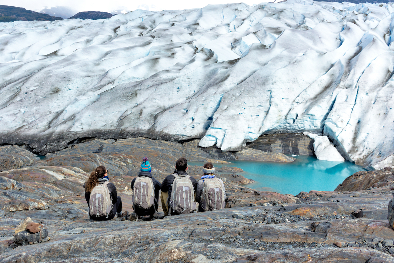 glacier,hikers,resting,in,patagonia,chile