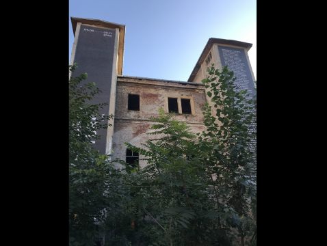 cazarma u, curatorial.ro