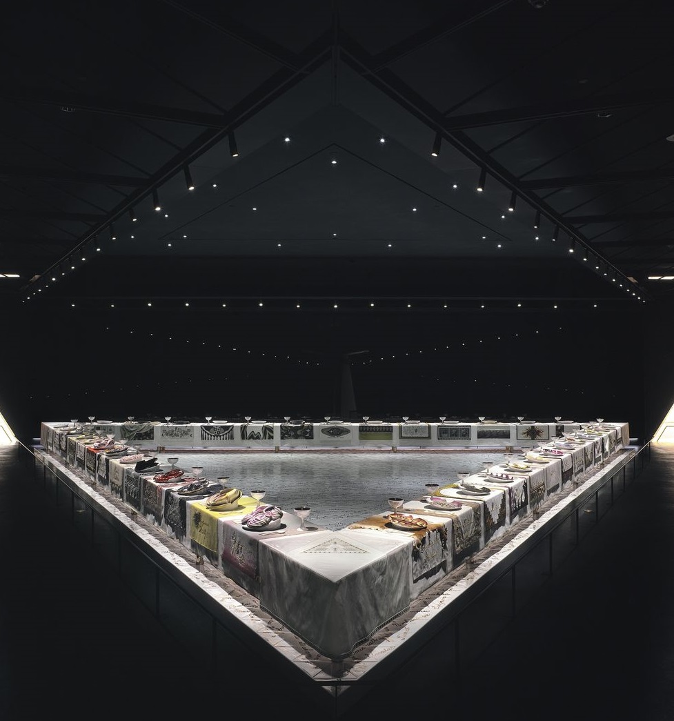 the dinner party, judy chicago photo donald woodman