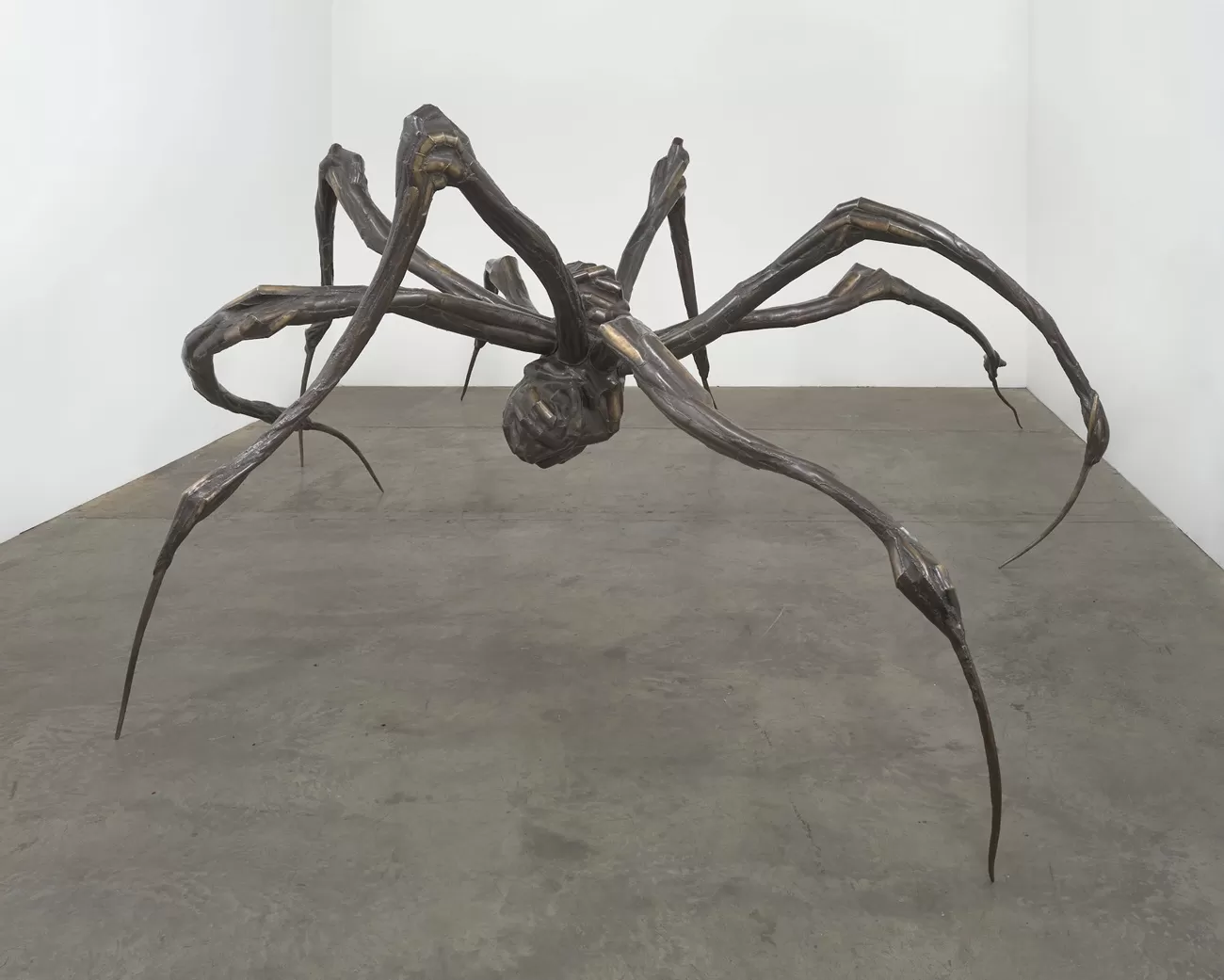 louise bourgeoise crouching spider