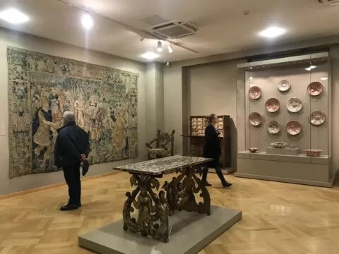 installation view galeria de arta decorativa europeana, mnar, curatorial.ro
