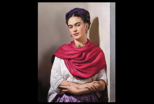 nickolas muray, frida kahlo with magenta rebozo