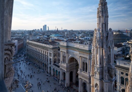 milan,,italy, ,march,16,,2023, ,tourists,visit,the