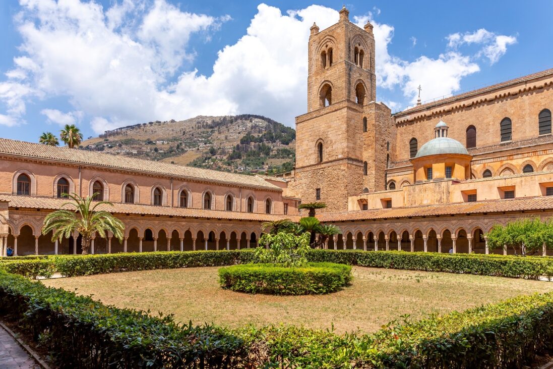 monreale,,italy, ,july,8,,2020:,cloister,of,the,cathedral