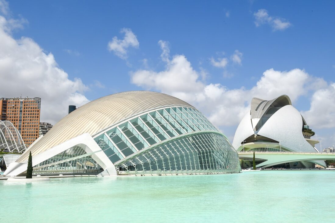 spanish,contemporary,modern,architecture,futuristic,structure,by,calatrava,valencia,city