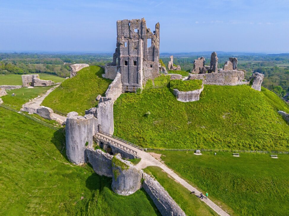 corfe,castle,,dorset.,united,kingdom.,05112024,a,fine,spring,aerial