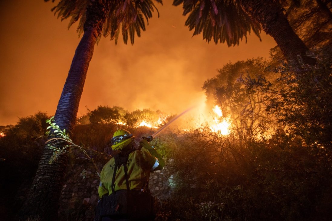 firefighters,battle,the,eaton,fire,as,its,burns,in,sierra