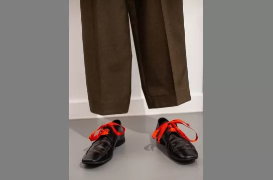 adriana preda & katian velea, clothes without bodies dressing the void, instalație mixed media, 2025 (detaliu din instalație)
