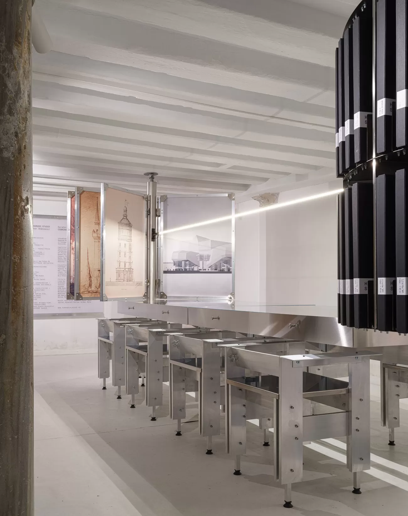 noua galerie icr, human scale 2