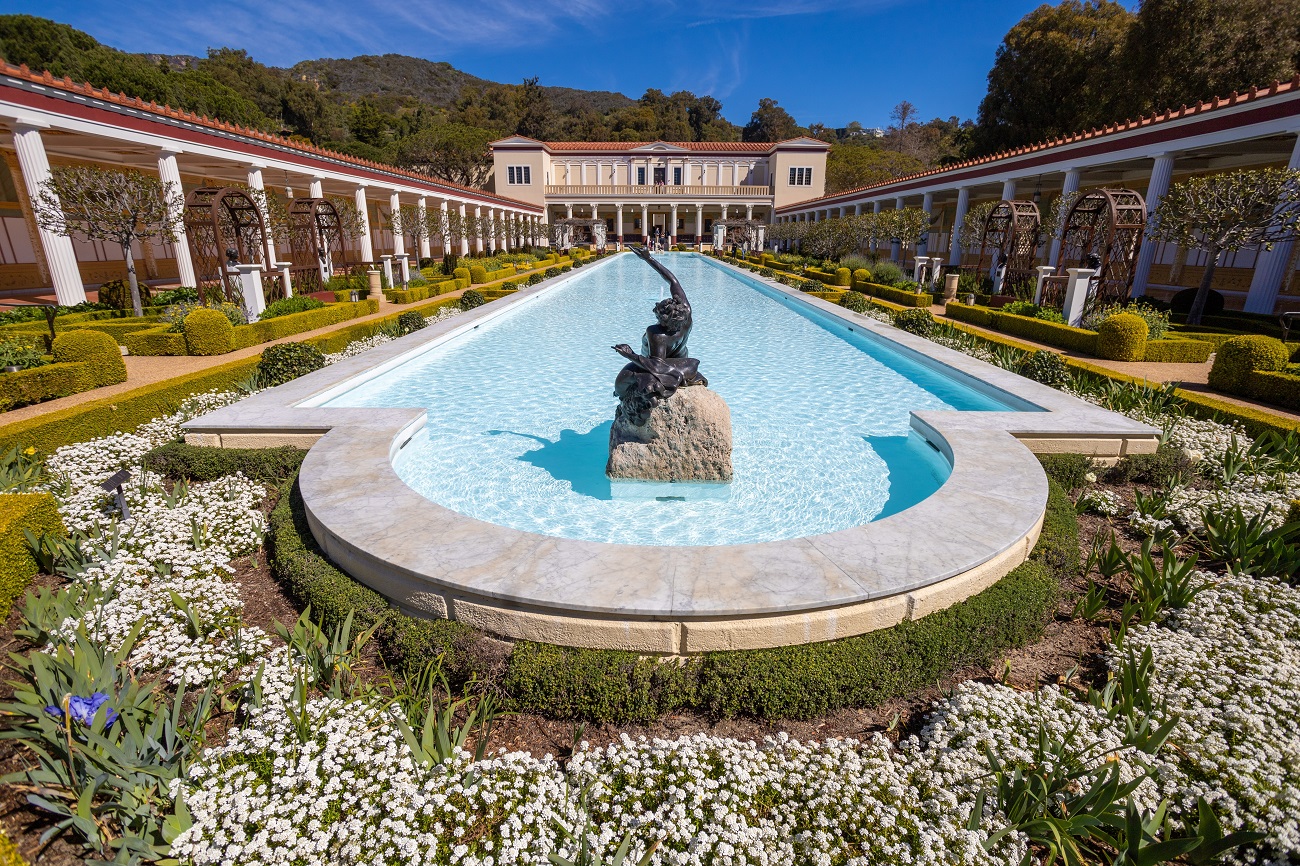 los,angeles,,usa,,9,mar,2023:,the,getty,villa,courtyard,