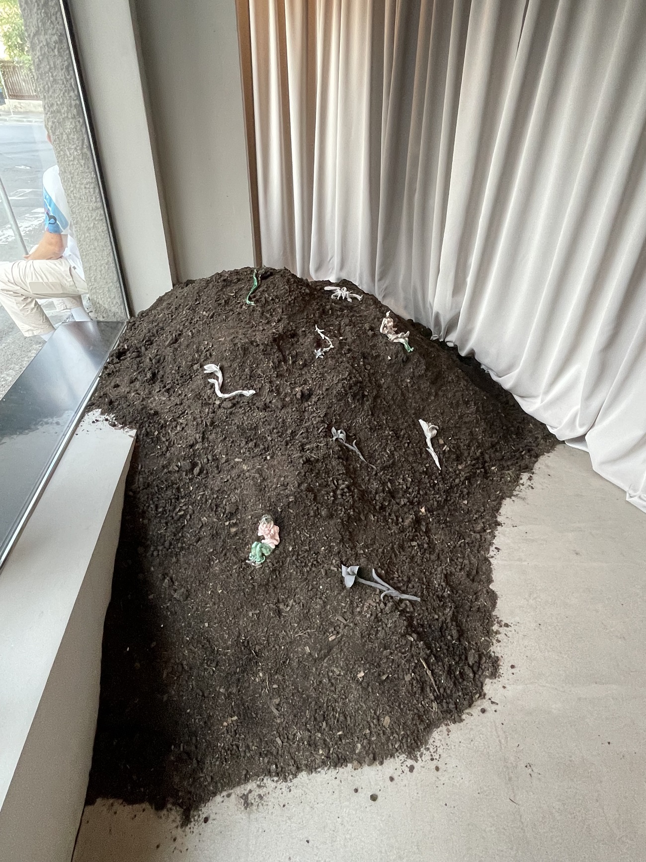 gwen, offerings for a ghost, grotto, curatorial