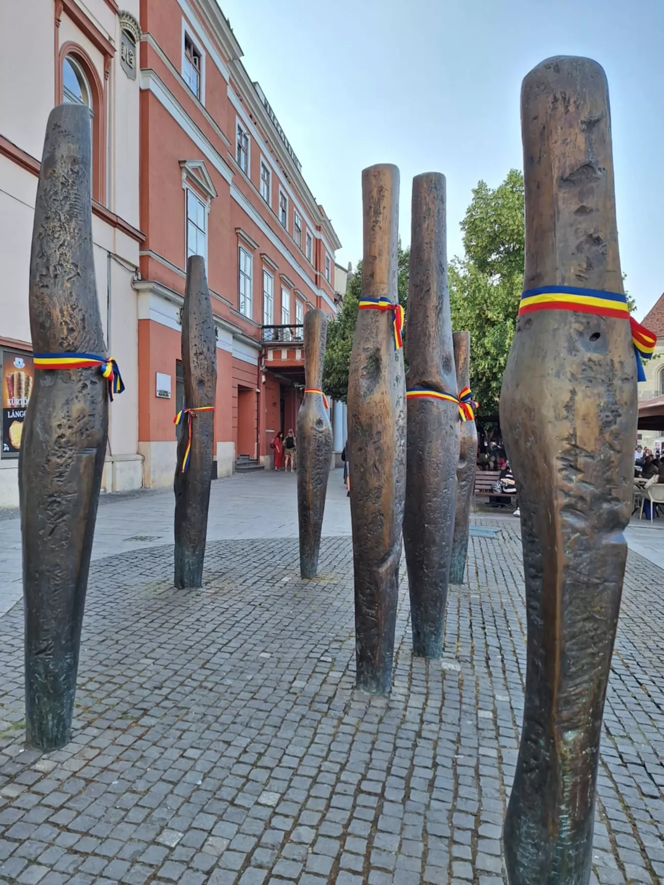 stalpii impuscati3, liviu mocan, curatorial