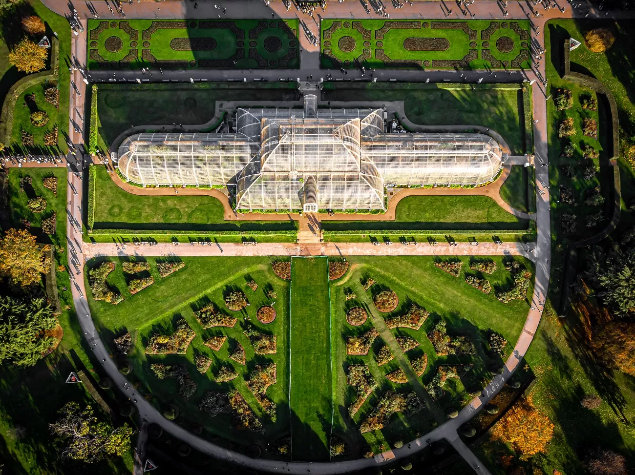 aerial,view,of,old,glasshouse,in,the,botanic,garden,,london