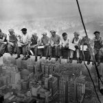 lunch atop a skyscraper – pranz pe un zgarie nori