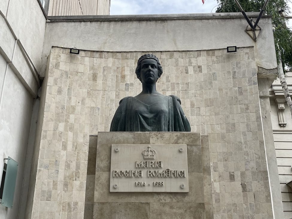 maria regina romaniei, oscar han, curatorial