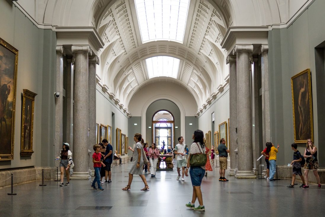 «madrid,,spain»;,07 26 2023:,tourists,wandering,through,the,central,corridor,of