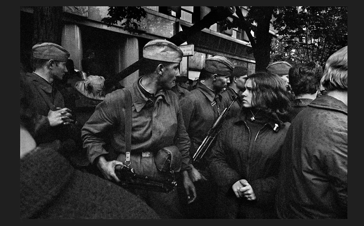 invazia de la praga, josef koudelka