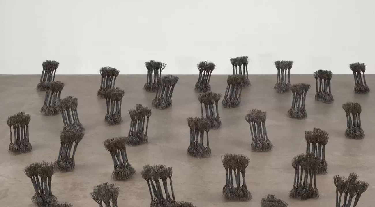 maren hassinger, leaning, 1980