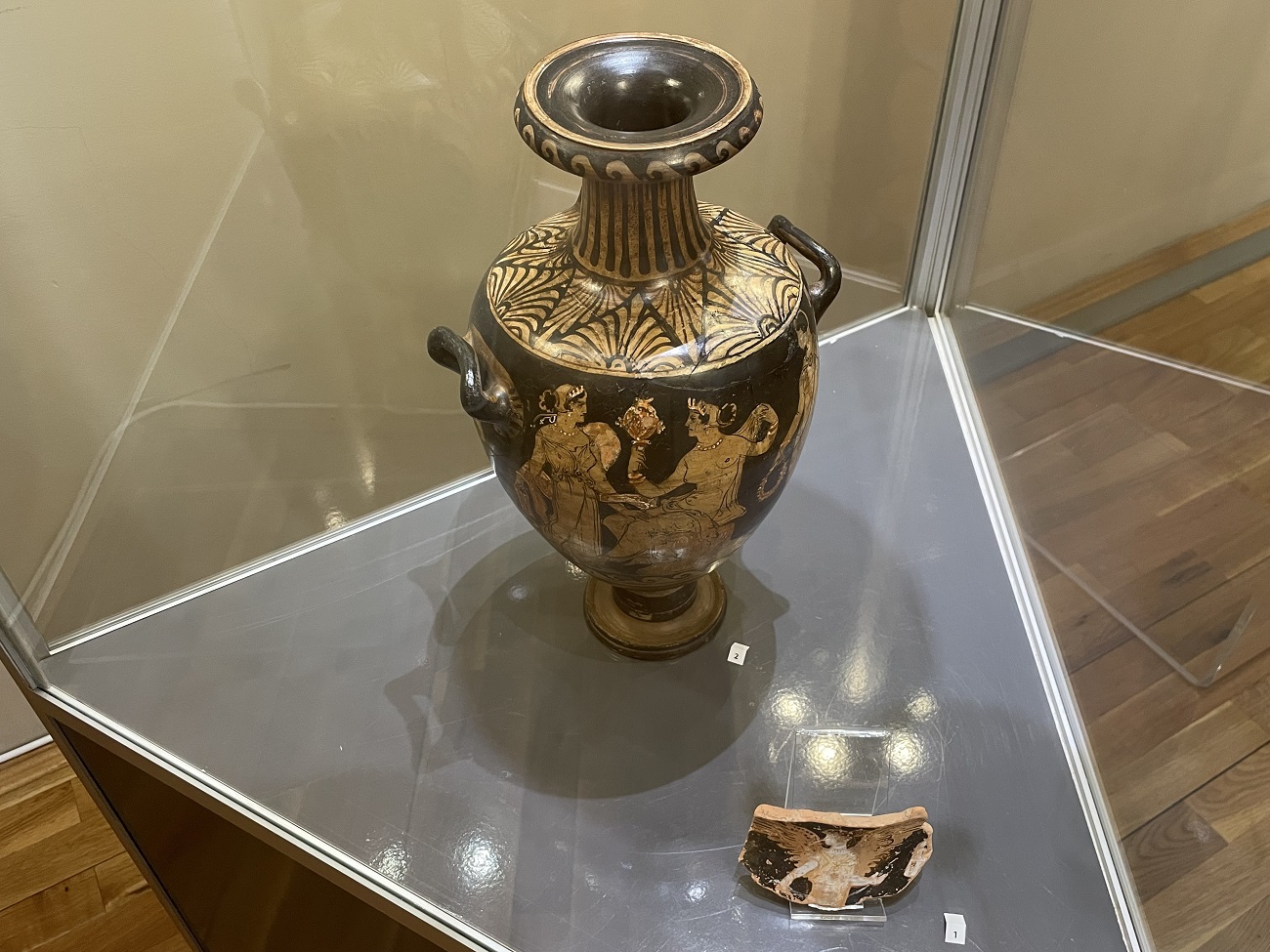 muzeul george severeanu, ceramică scenă din gineceu, curatorial