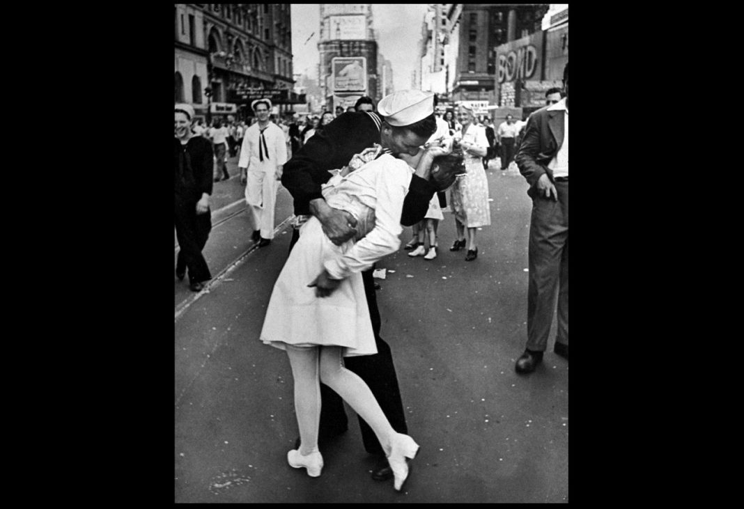 v j day, eisenstaedt, life