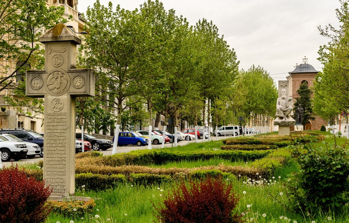 bucharest,,romania, ,may,29,,2017:,cross,near,the,romanian