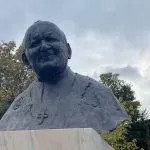 bust papa ioan paul ii, bucuresti, curatorial
