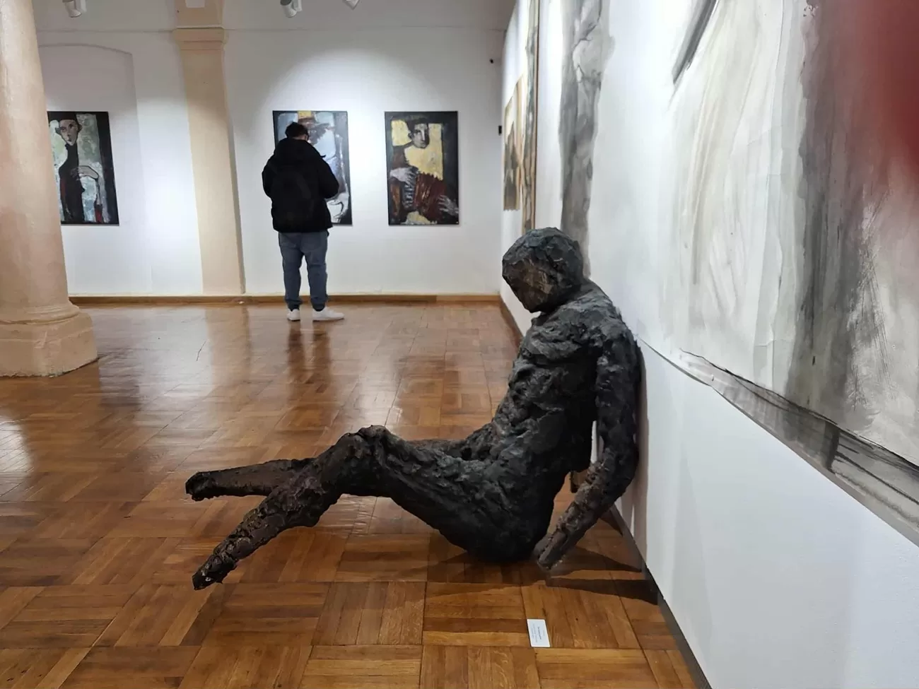 mahalaua paradis3, curatorial